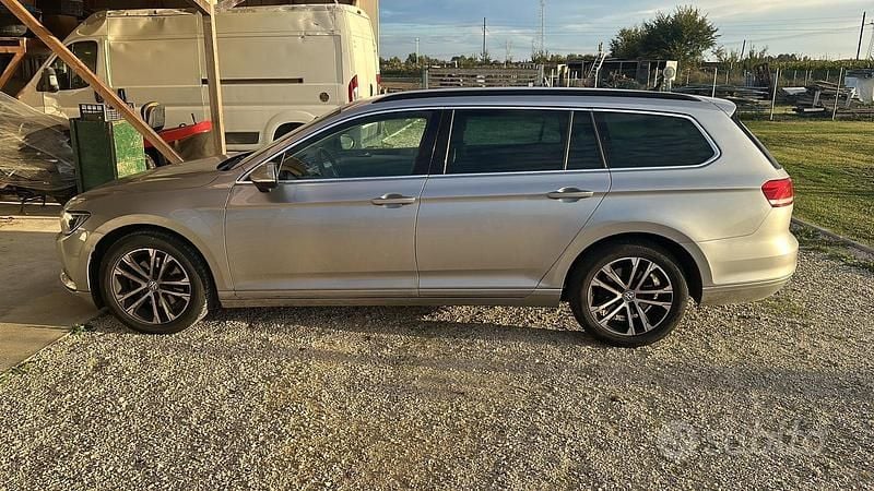 Grigio Usata 2019 VW Passat Station wagon | 10.500 € (Super prezzo) - Immagine 1/4