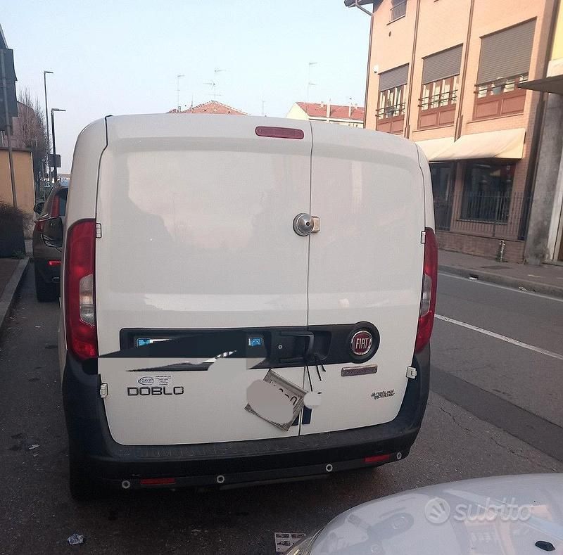 Usata Fiat Doblò 120 CV (88 kW) 2016 Bianco Monovolume