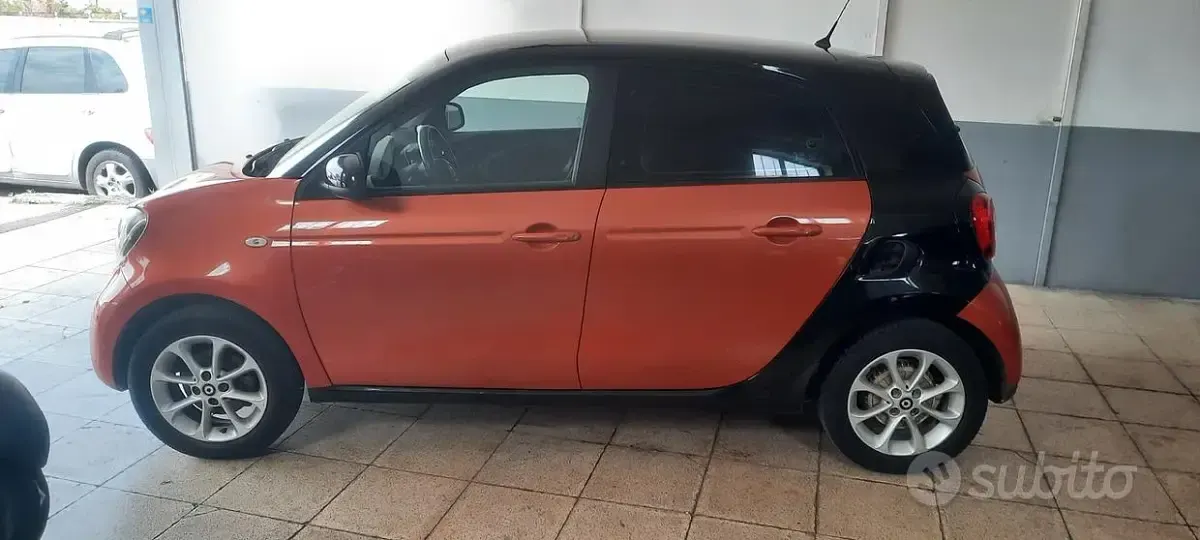 Usata Smart ForFour 71 CV (52 kW) 2015 Arancione Utilitaria