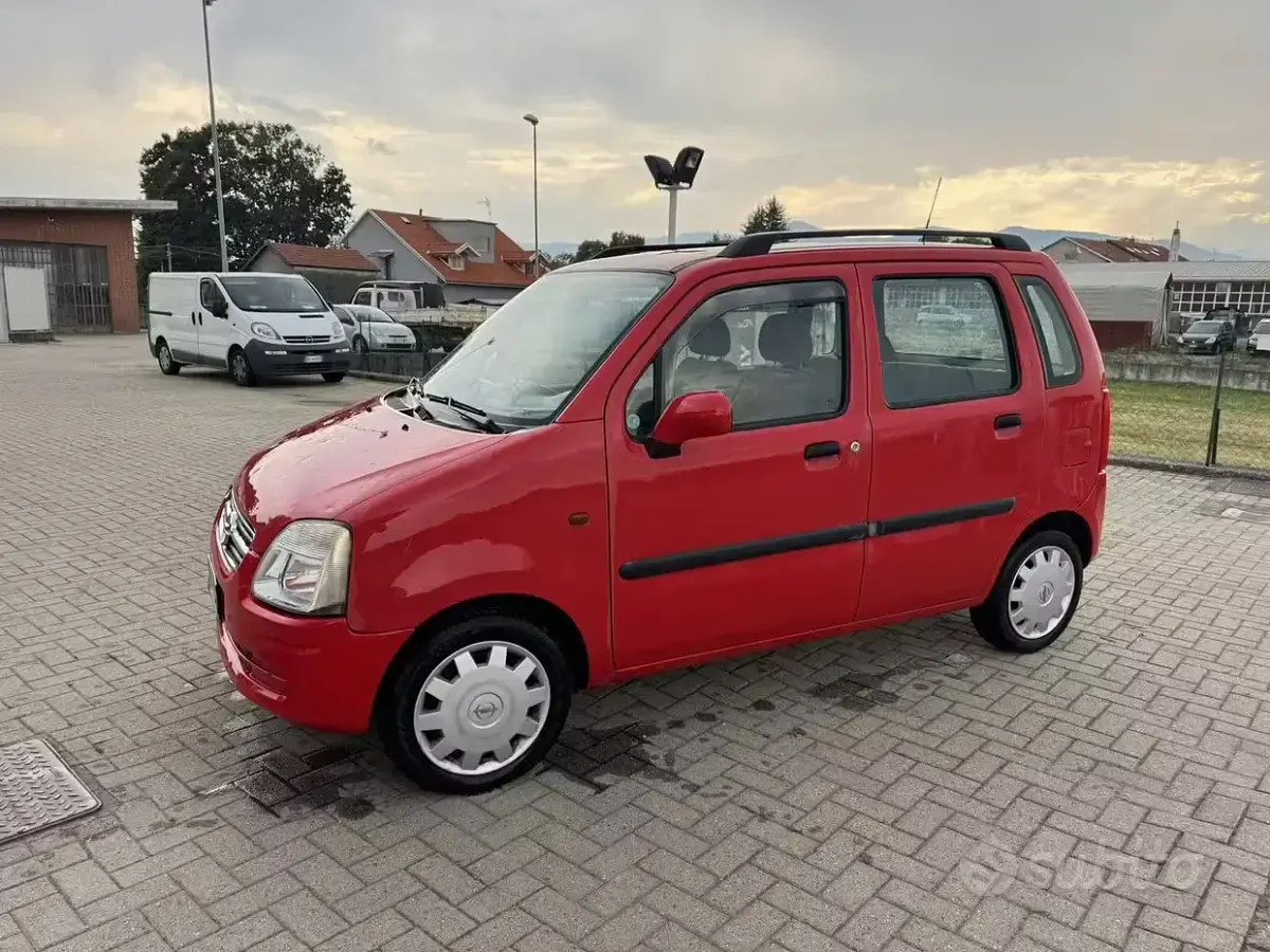 Usata Opel Agila 75 CV (55 kW) 2003 Rosso Monovolume