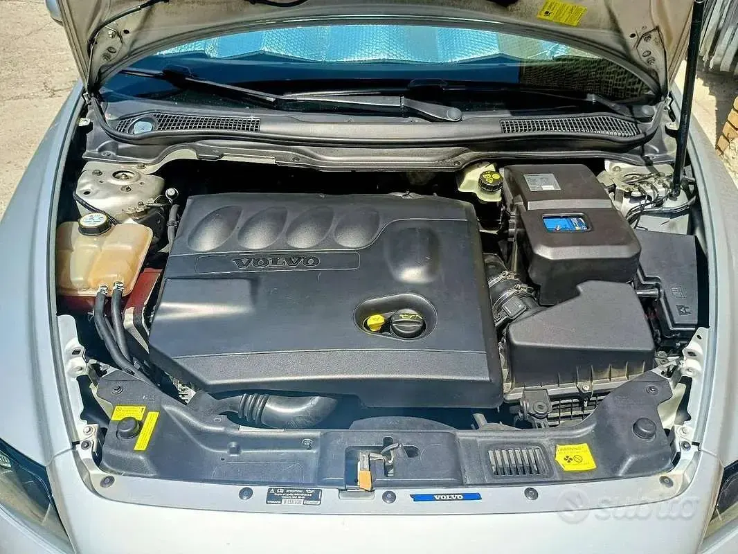 Usata Volvo S40 Momentum 136 CV (100 kW) 2006 Argento Berlina