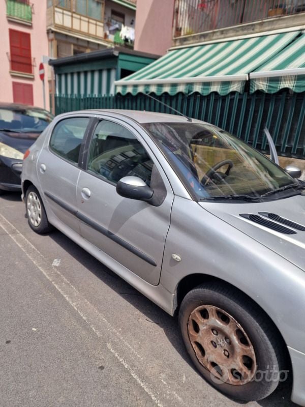 Usata Peugeot 206 68 CV (50 kW) 2005 Grigio Utilitaria