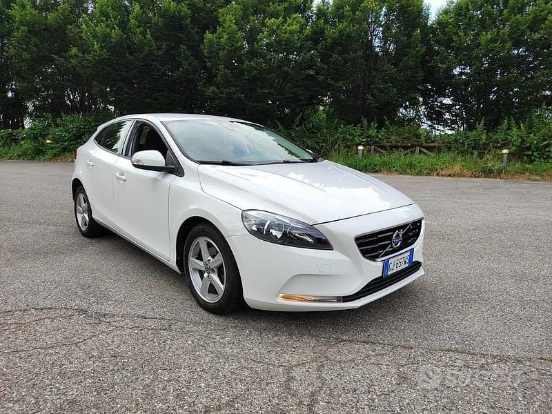 Usata Volvo V40 114 CV (83 kW) 2013 Bianco Berlina