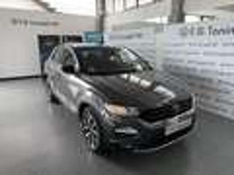 Indium grey metallizzato Usata 2022 VW T-Roc Style SUV | 19.300 € (Buon prezzo) - Immagine 1/4