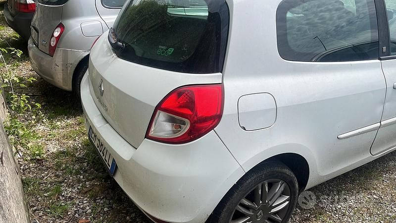 Usata Renault Clio II 2011 Bianco Utilitaria