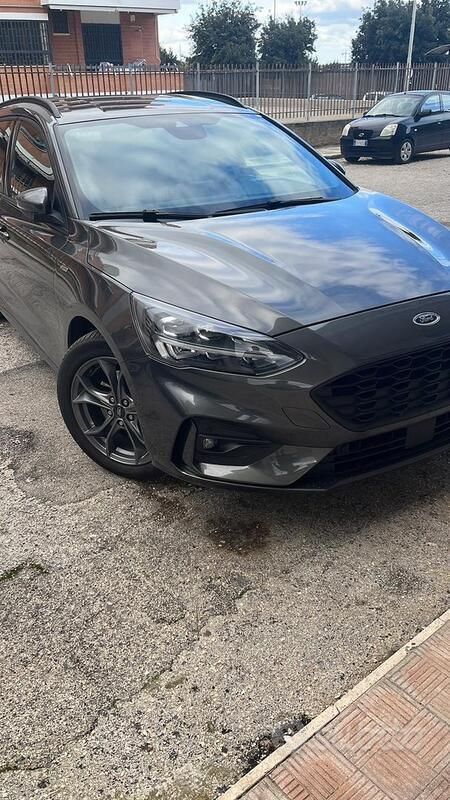 Grigio Usata 2020 Ford Focus ST-Line Station wagon | 17.600 € (Molto cara) - Immagine 1/4