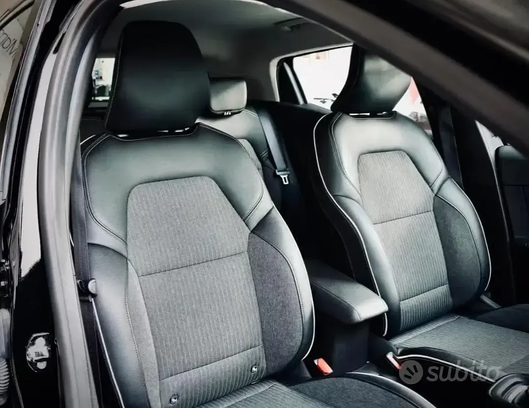 Usata Renault Clio Intens 101 CV (74 kW) 2020 Nero Utilitaria