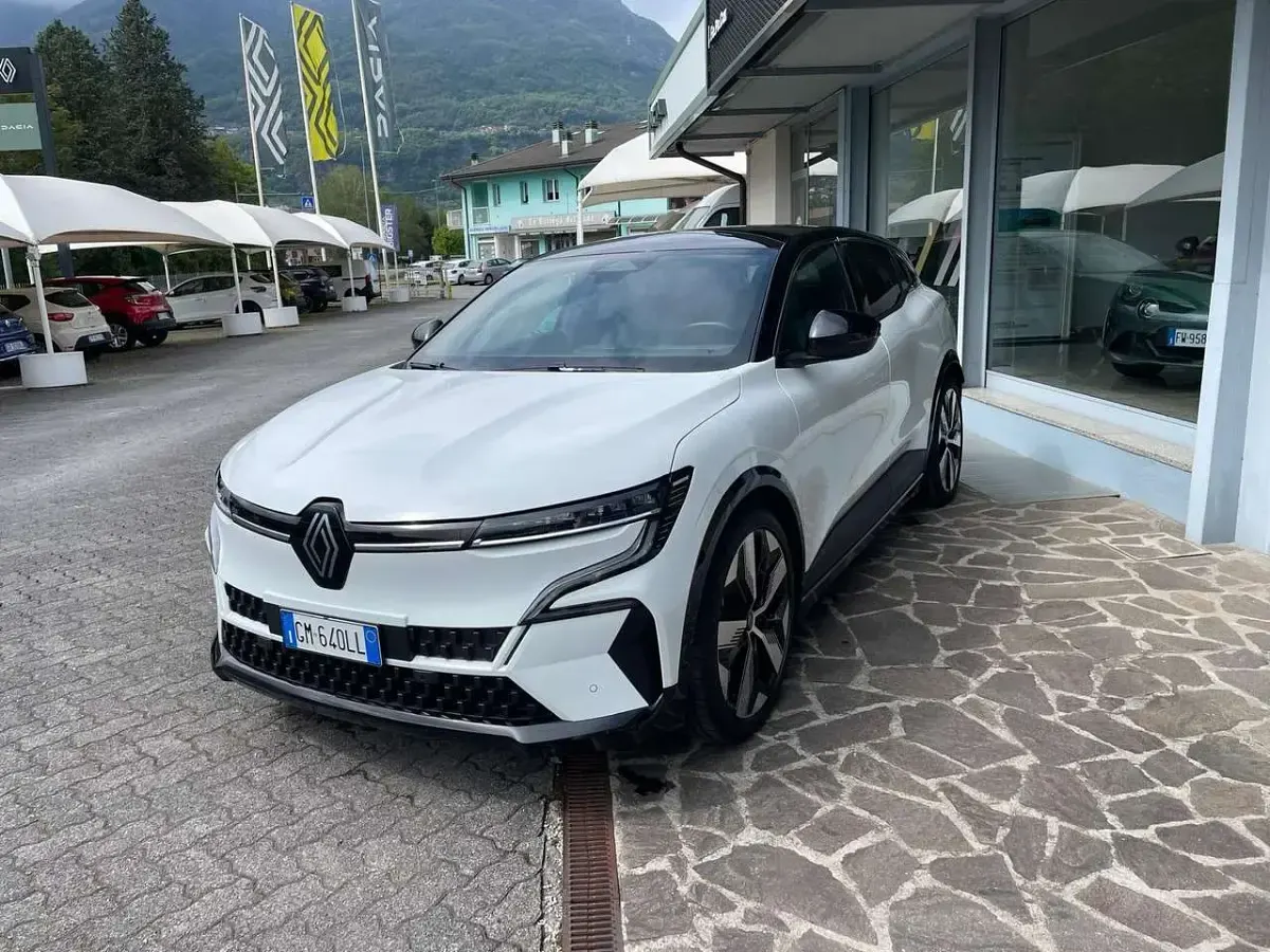 Usado Renault Megane E-Tech Techno 55 kW (75 CV) 2023 Blanco Berlina