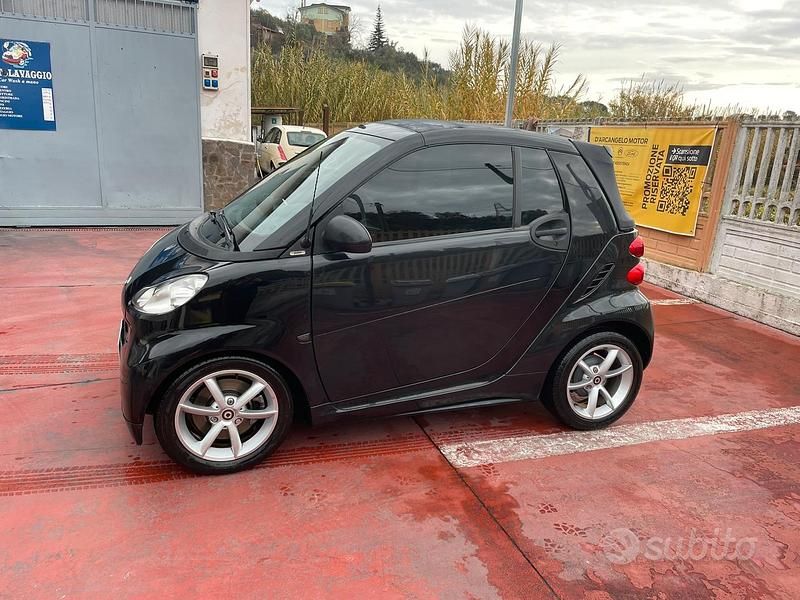 Nero Usata 2011 Smart ForTwo Cabrio Cabrio | 5800 € (Buon prezzo) - Immagine 1/4