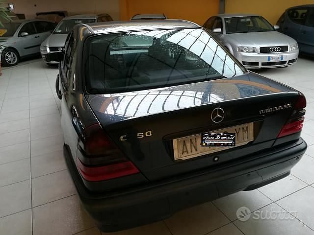 Usata Mercedes C250 Elegance 151 CV (111 kW) 1997 Grigio Berlina