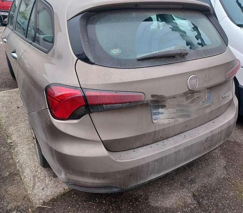 Usata Fiat Tipo Easy 120 CV (88 kW) 2017 Beige Station wagon