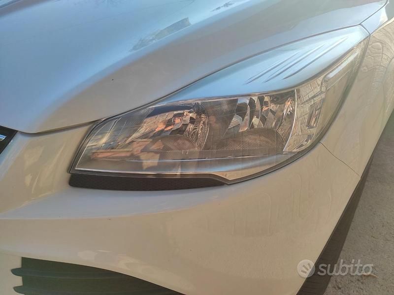 Usata Ford Kuga 140 CV (102 kW) 2014 Bianco SUV