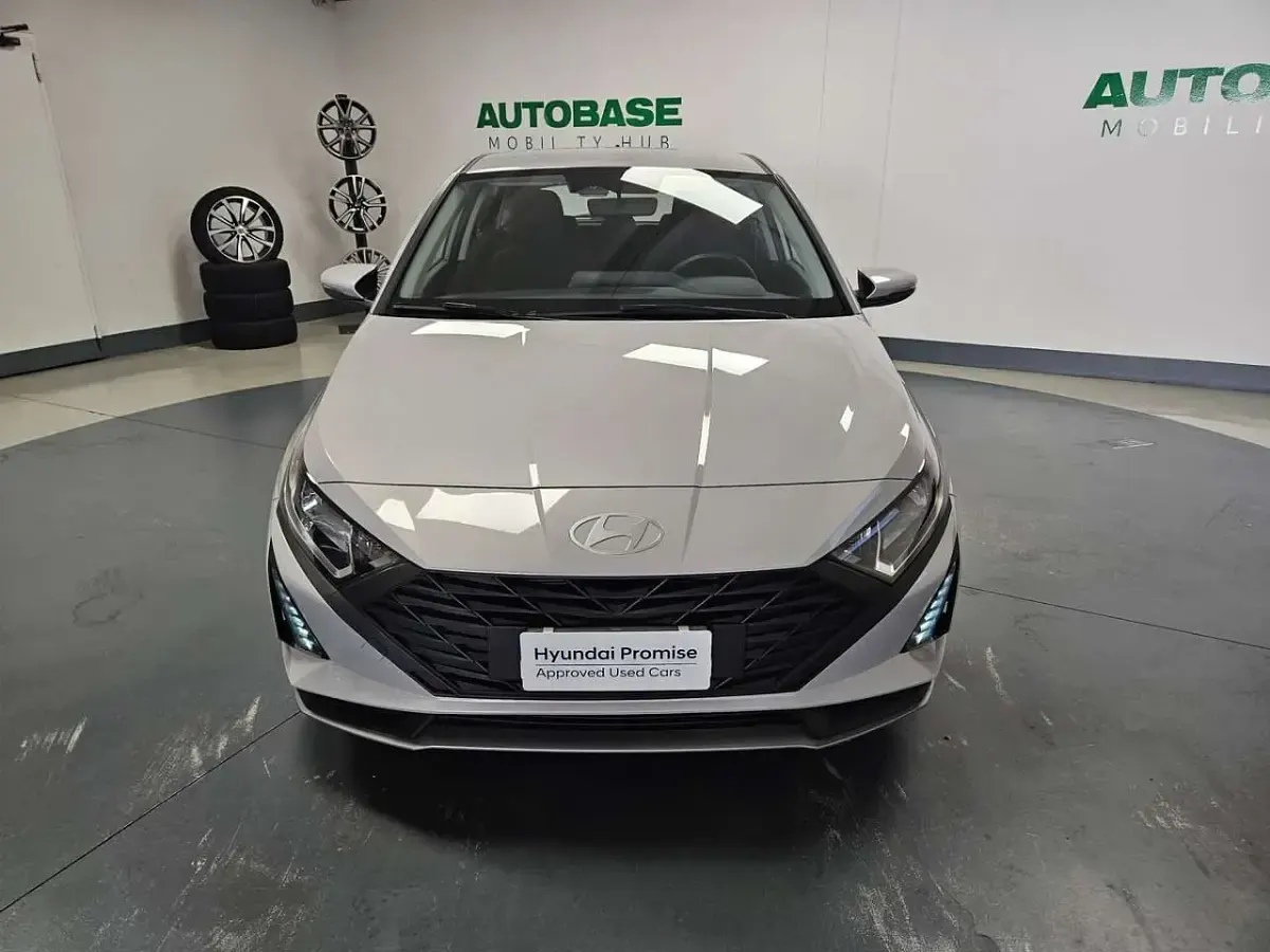 Usata Hyundai i20 84 CV (61 kW) 2024 Argento Utilitaria