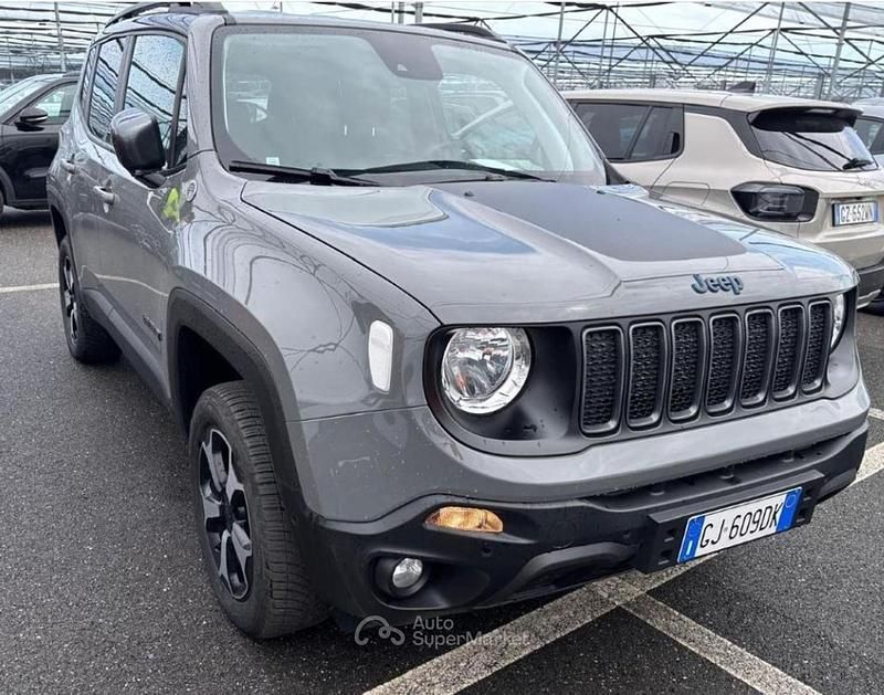 Usata Jeep Renegade Trailhawk 241 CV (177 kW) 2022 Grigio / pastello SUV