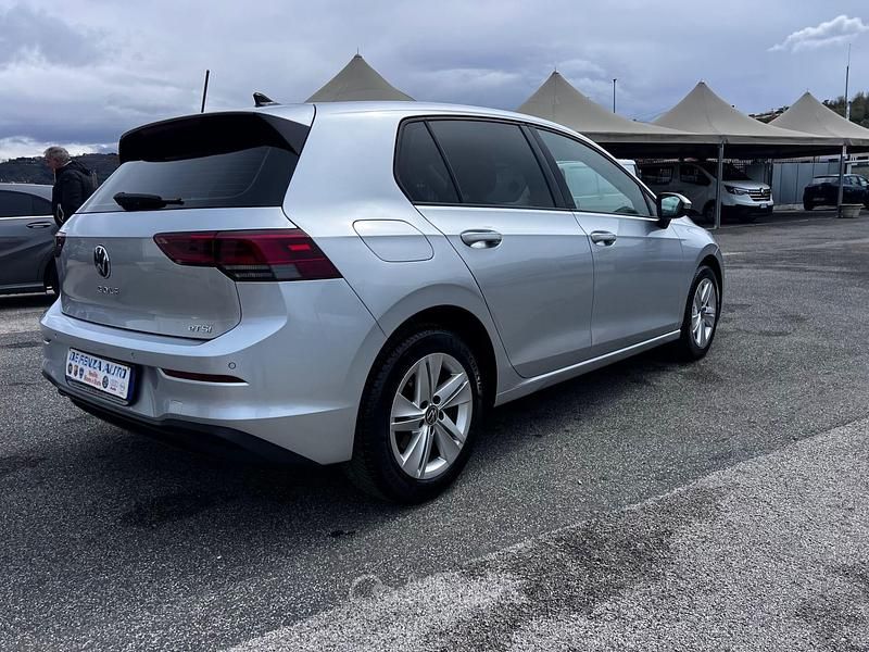 Usata VW Golf VIII Style 150 CV (110 kW) 2020 Gray Berlina