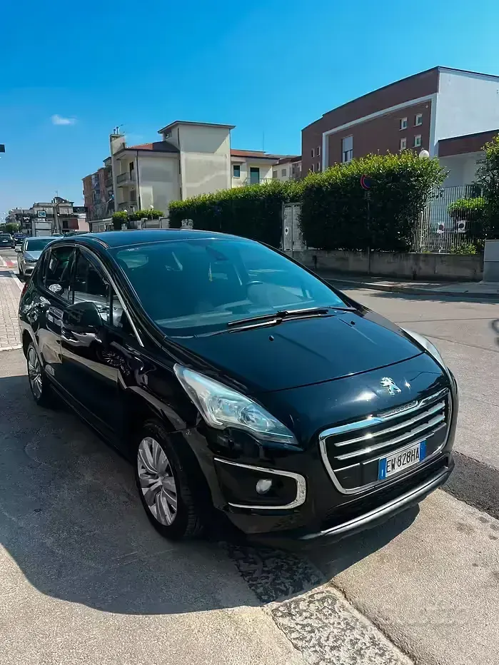 Usata Peugeot 3008 Business-Line 115 CV (84 kW) 2014 Nero Station wagon