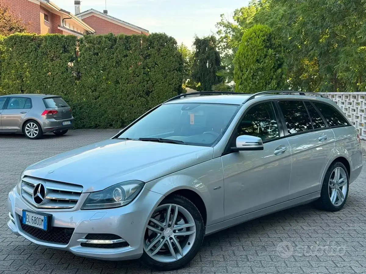 Usata Mercedes C220 Avantgarde 170 CV (125 kW) 2012 Grigio Berlina