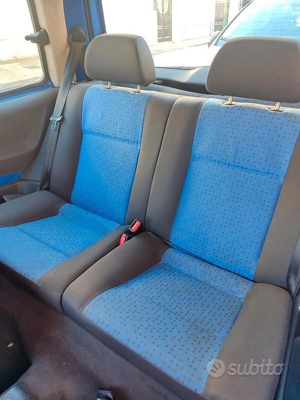 Usata VW Lupo 50 CV (36 kW) 1998 Blu Utilitaria