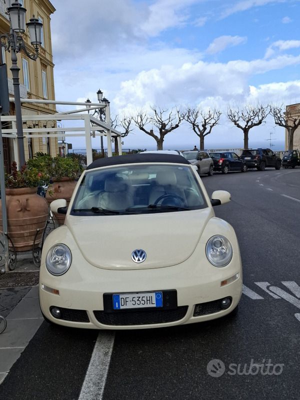 Usata VW Beetle 105 CV (77 kW) 2007 Bianco Cabrio