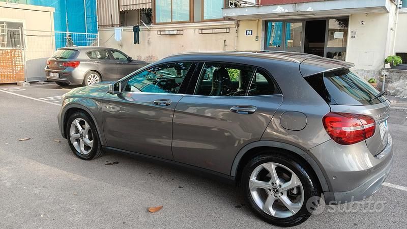Usata Mercedes GLA200 2019 Grigio SUV