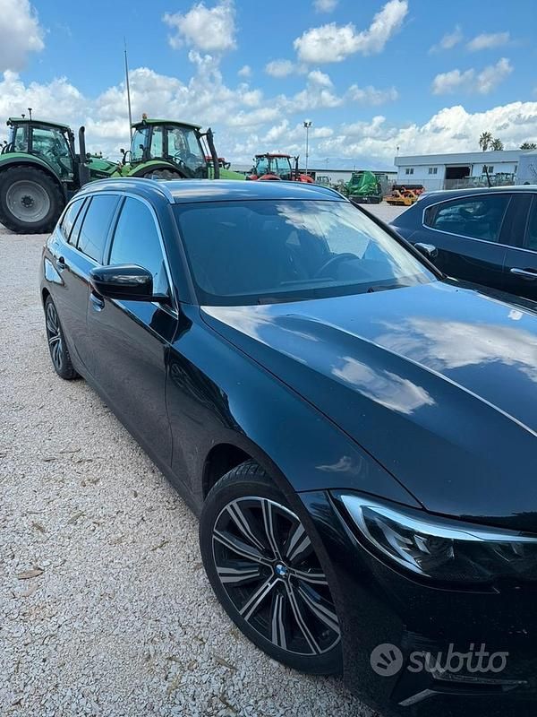 Usata BMW 318 Luxury Line 150 CV (110 kW) 2020 Nero Station wagon