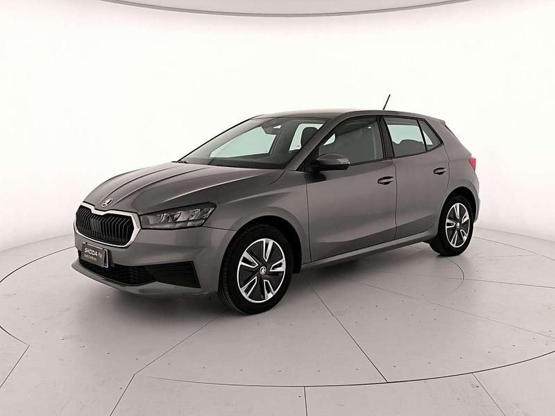 Grigio graphite metallizzato Usata 2023 Skoda Fabia Ambition Due volumi | 15.900 € (Cara) - Immagine 1/4