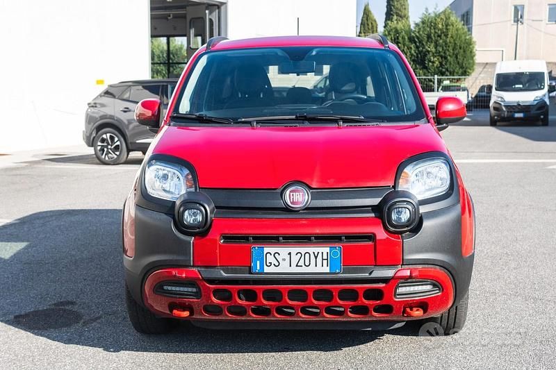 Usata Fiat Panda Cross Cross 69 CV (50 kW) 2024 Rosso Utilitaria