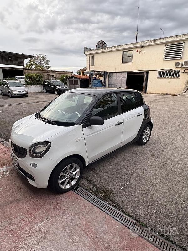 Begagnad Smart ForFour Prime 71 HK (52 kW) 2018 Vit Halvkombi