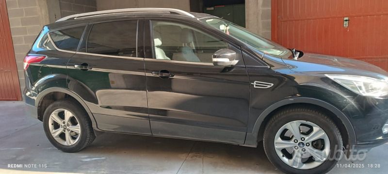 Usata Ford Kuga 140 CV (102 kW) 2014 Nero SUV