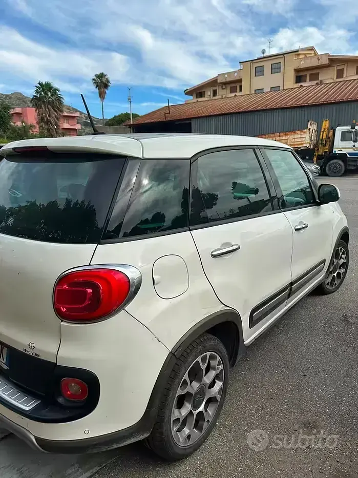 Usata Fiat 500L Trekking 85 CV (62 kW) 2014 Bianco Monovolume
