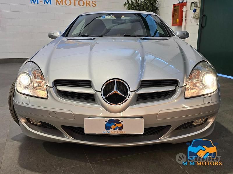 Usata Mercedes SLK200 163 CV (119 kW) 2005 Grigio Cabrio