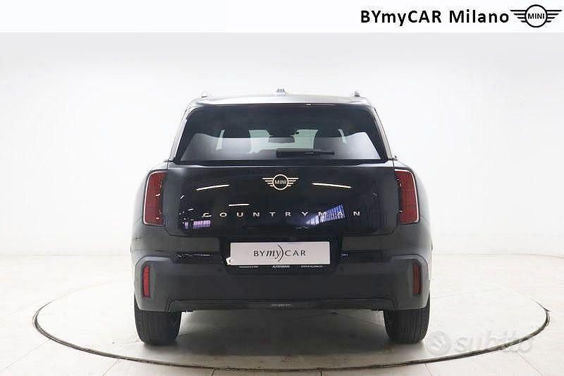 Käytetty Mini Countryman Classic 218 HP (160 kW) 2024 Musta Katumaasturi