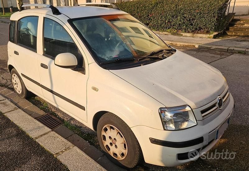 Bianco Usata 2012 Fiat Panda Utilitaria | 2000 € (Super prezzo) - Immagine 1/4