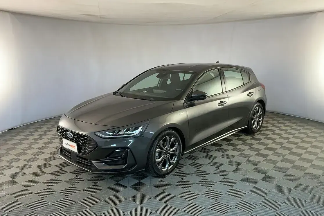 Käytetty Ford Focus ST-Line 120 HP (88 kW) 2022