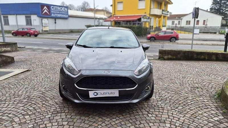 Usata Ford Fiesta Active 120 CV (88 kW) 2016 Grigio Utilitaria