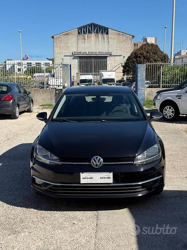 Grigio Usata 2019 VW Golf Trendline Berlina | 10.000 € (Ottimo prezzo) - Immagine 1/4