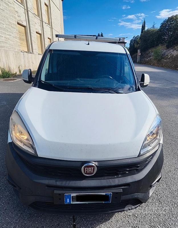Usata Fiat Doblò 120 CV (88 kW) 2016 Bianco Monovolume