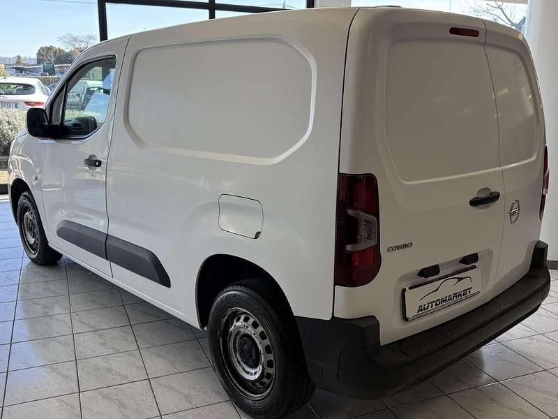 Usata Opel Combo Edition 75 CV (55 kW) 2020 Bianco Monovolume