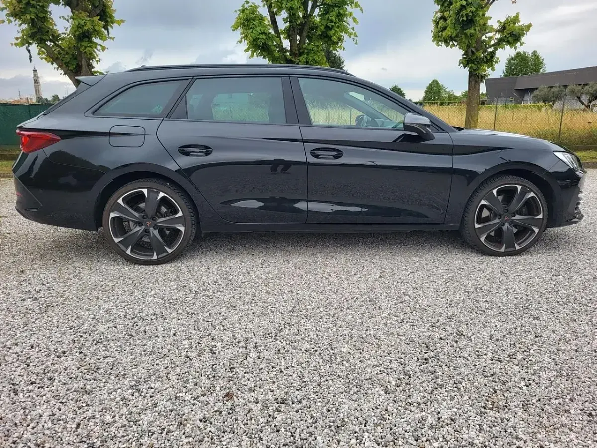 Usata Cupra Leon 150 CV (110 kW) 2021 Nero Station wagon