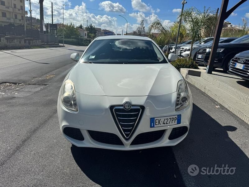 Usata Alfa Romeo Giulietta Progression 120 CV (88 kW) 2012 Bianco Utilitaria