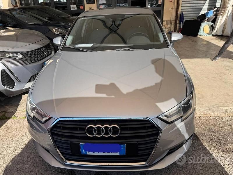 Usata Audi A3 Business 116 CV (85 kW) 2018 Grigio Berlina