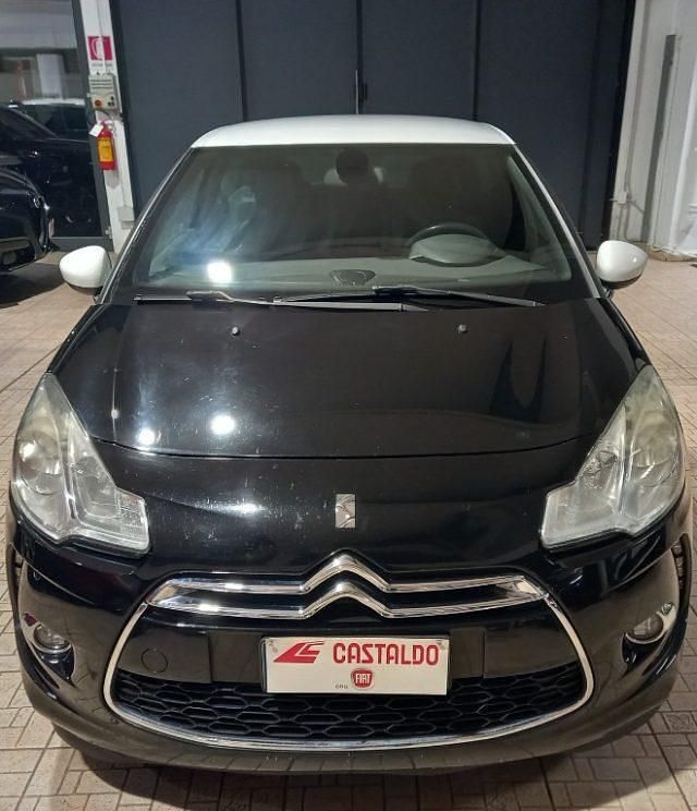 Antracite Usata 2012 DS Automobiles DS3 Chic Due volumi | 2990 € (Buon prezzo) - Immagine 1/4