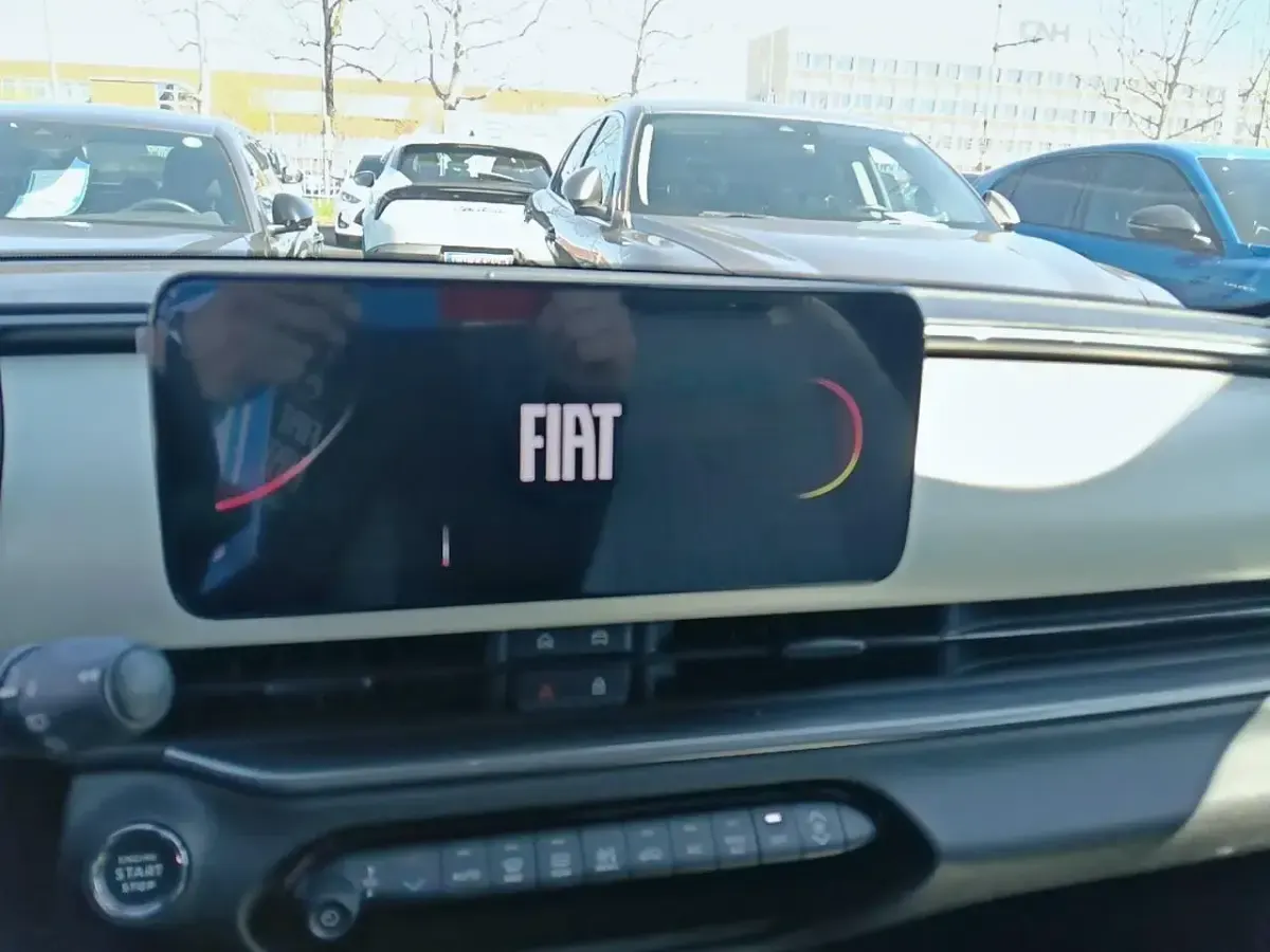 Usata Fiat 600 La Prima 101 CV (74 kW) 2024 Arancione SUV