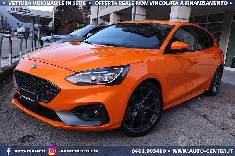 Usata Ford Focus ST 280 CV (205 kW) 2020 Arancione Berlina