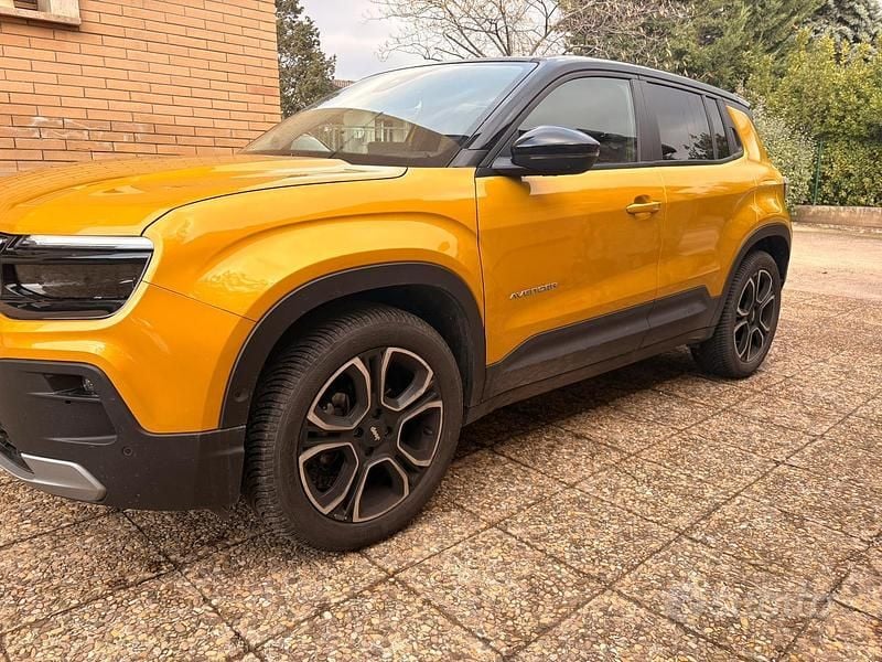 Usata Jeep Avenger 100 CV (73 kW) 2023 Giallo SUV
