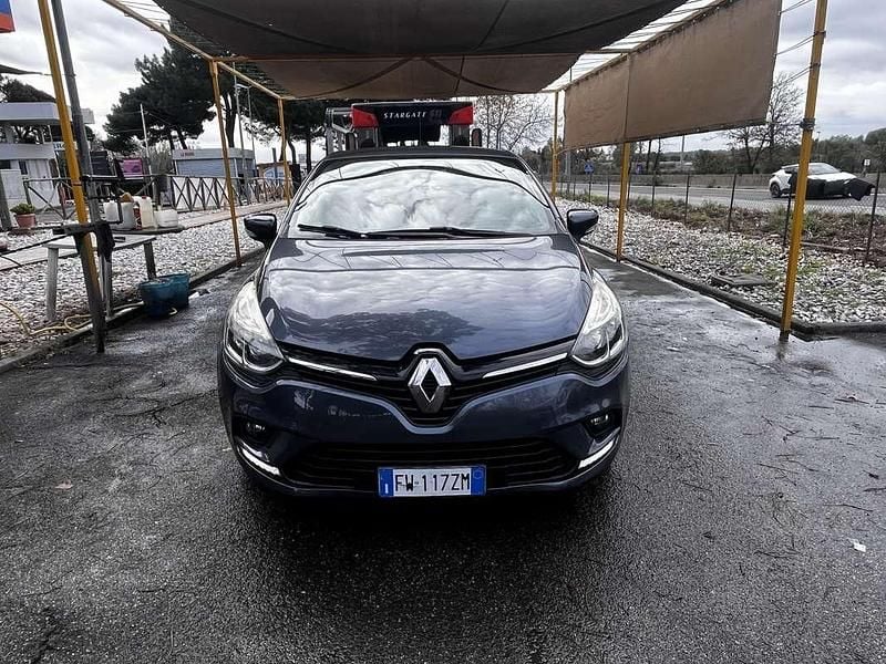 Käytetty Renault Clio IV 90 HP (66 kW) 2019 Sedan