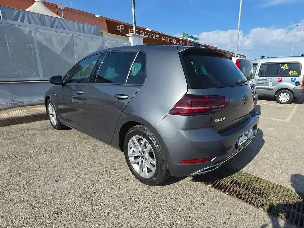Usata VW Golf VIII Executive 131 CV (96 kW) 2020 Grigio Berlina