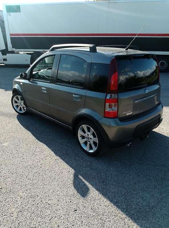 Usata Fiat Panda 101 CV (74 kW) 2007 Utilitaria