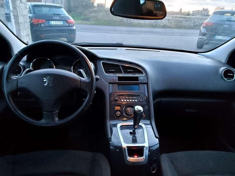 Usata Peugeot 5008 Allure 111 CV (81 kW) 2012 Nero Monovolume