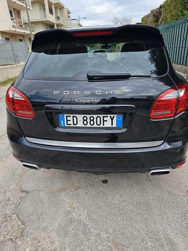 Usata Porsche Cayenne 239 CV (175 kW) 2010 Grigio SUV